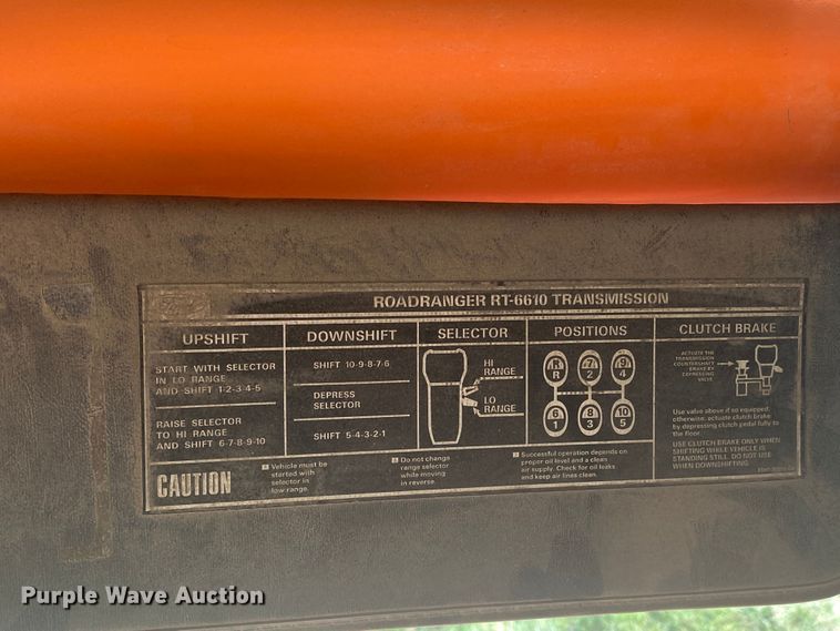 image for item JA9181 1988 Ford LT8000  dump truck