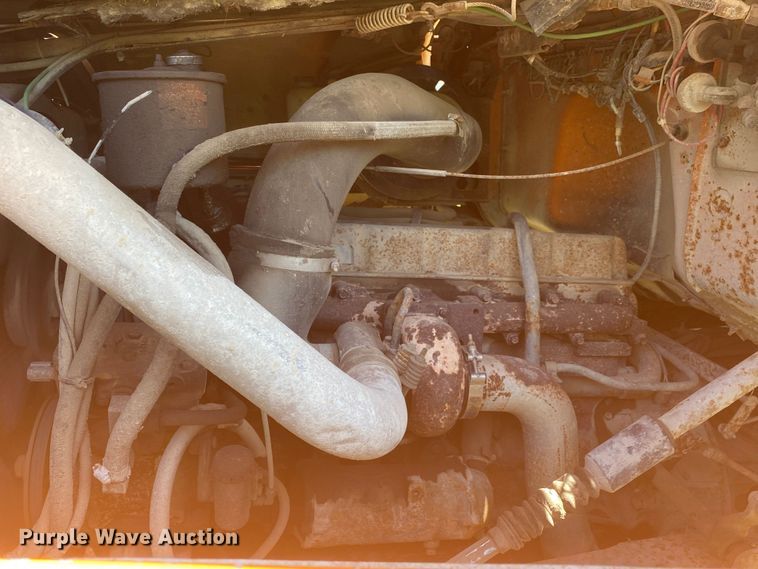 image for item JA9181 1988 Ford LT8000  dump truck