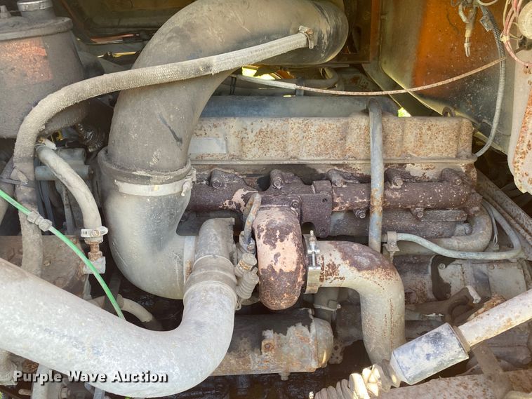 image for item JA9181 1988 Ford LT8000  dump truck