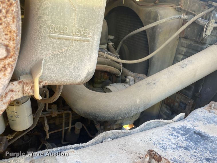 image for item JA9181 1988 Ford LT8000  dump truck