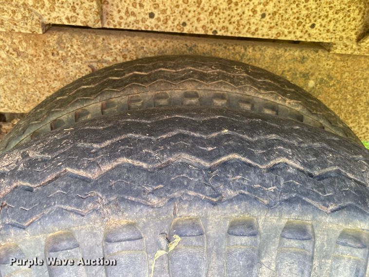 image for item JA9181 1988 Ford LT8000  dump truck