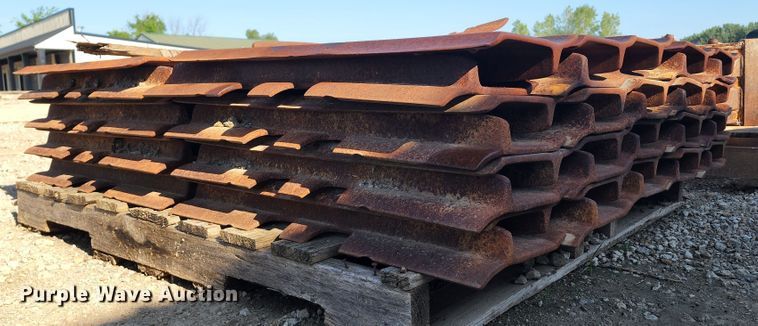 image for item JB9038 Caterpillar D6T  track pads