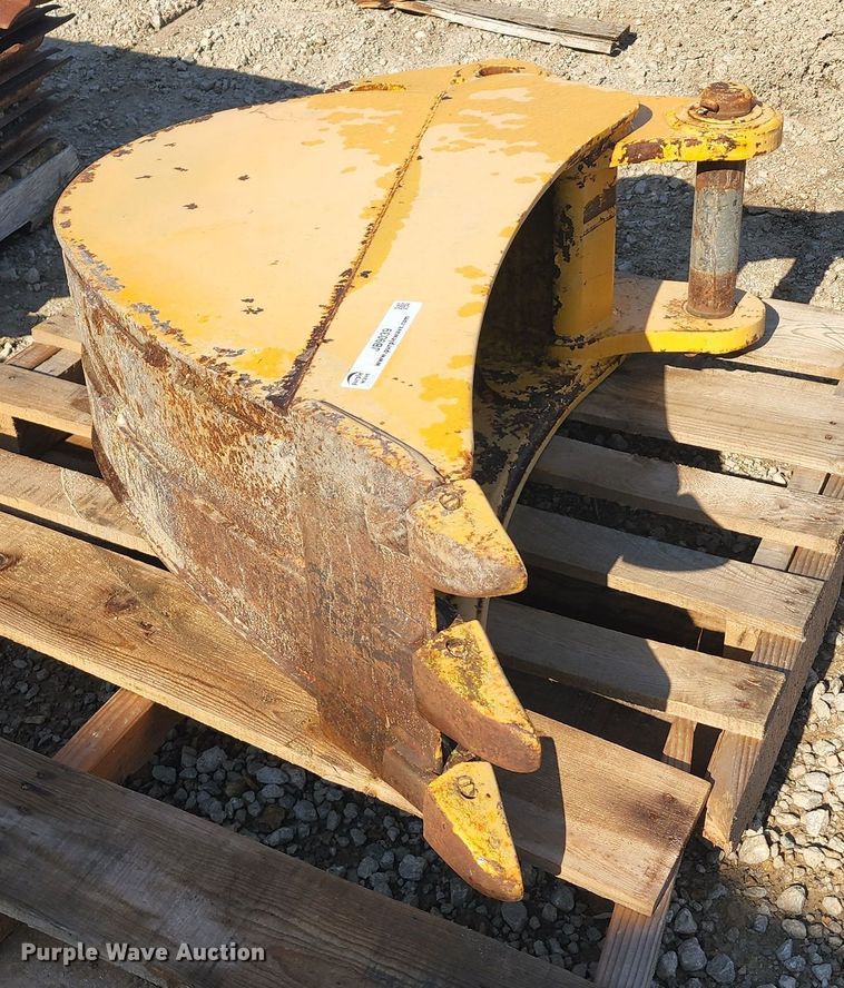 image for item JB9039 John Deere 310  12" W backhoe bucket