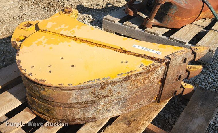 image for item JB9039 John Deere 310  12" W backhoe bucket