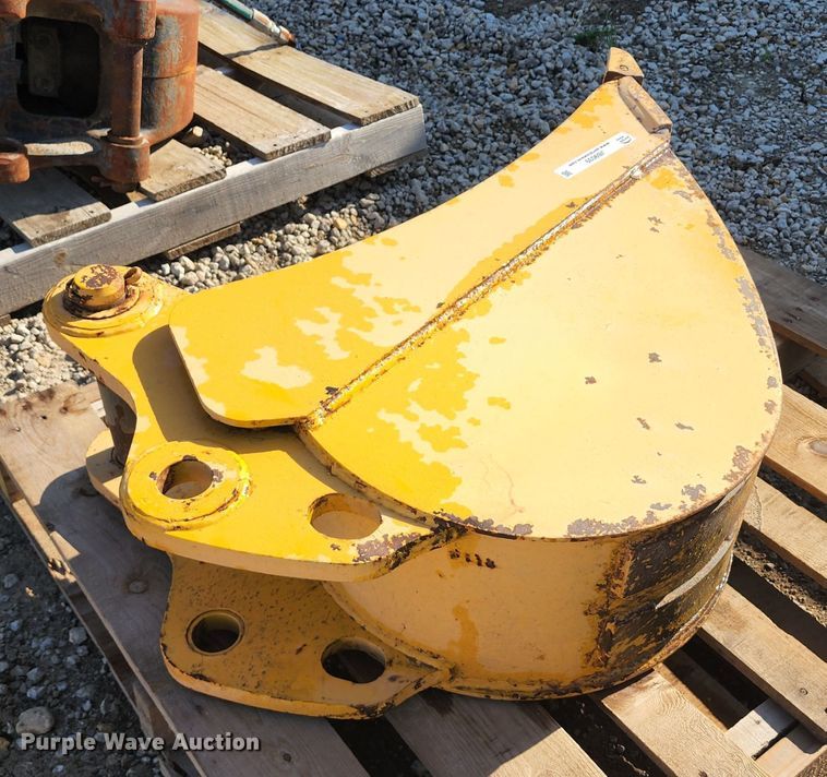 image for item JB9039 John Deere 310  12" W backhoe bucket