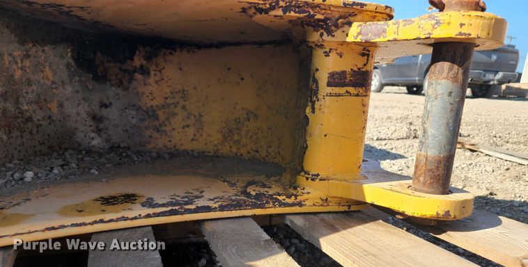 image for item JB9039 John Deere 310  12" W backhoe bucket