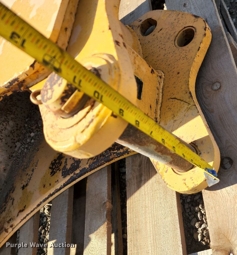 image for item JB9039 John Deere 310  12" W backhoe bucket