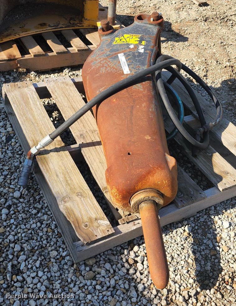 image for item JB9040 Bobcat  breaker