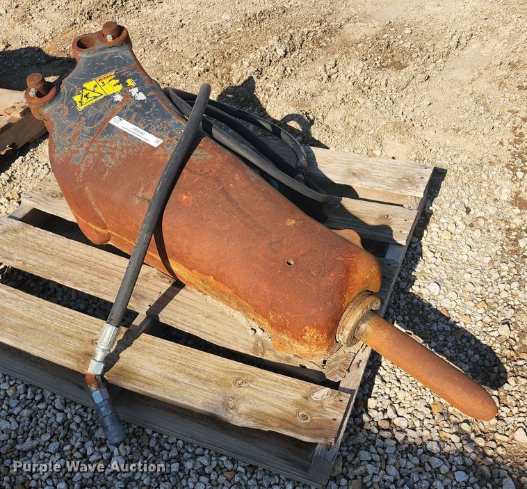 image for item JB9040 Bobcat  breaker