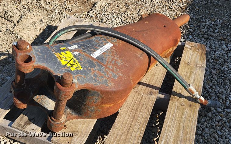 image for item JB9040 Bobcat  breaker