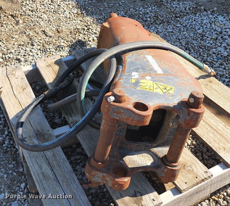 image for item JB9040 Bobcat  breaker