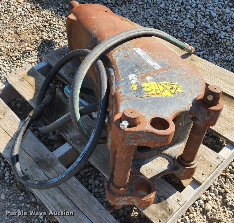 image for item JB9040 Bobcat  breaker