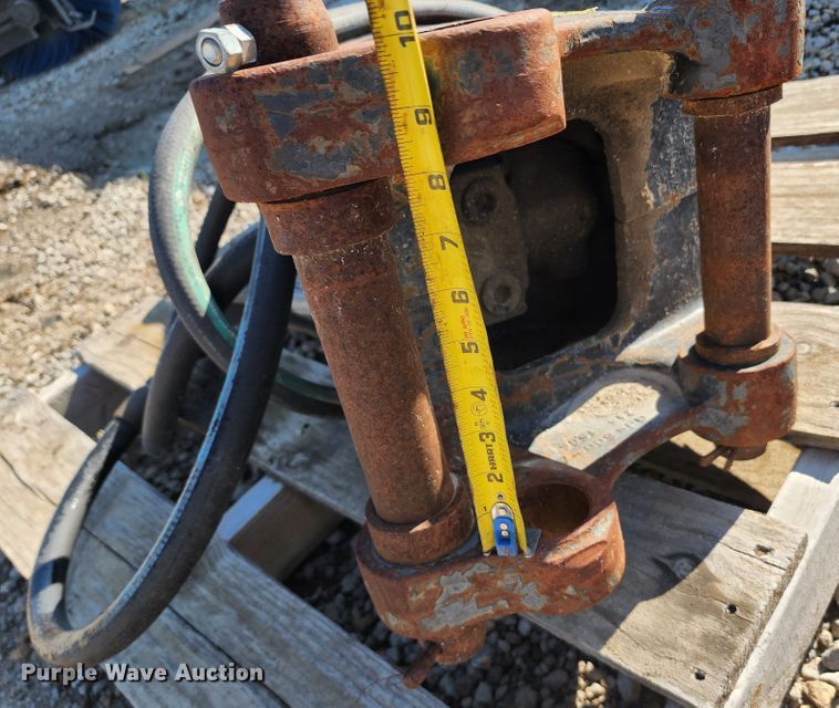 image for item JB9040 Bobcat  breaker