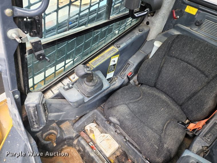 image for item JB9069 2018 John Deere 333G  tracked skid steer loader