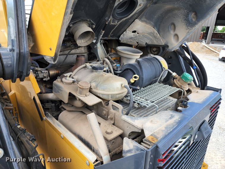 image for item JB9069 2018 John Deere 333G  tracked skid steer loader