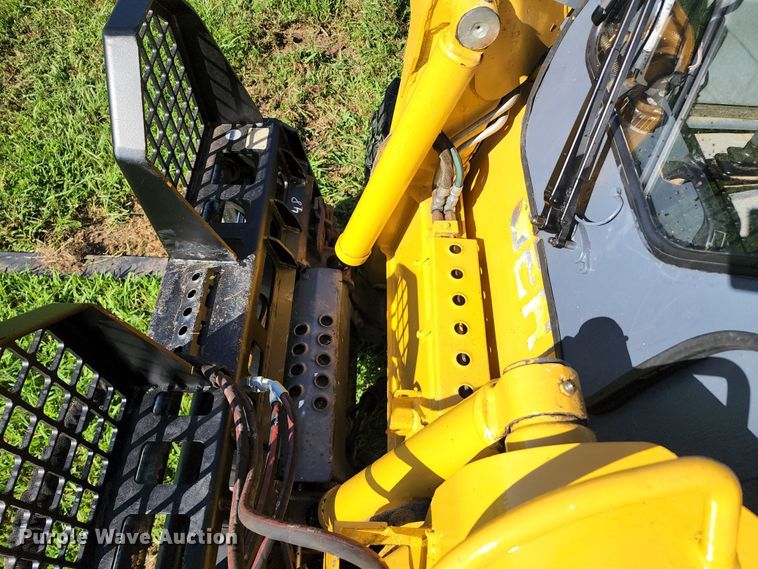 image for item JB9078 2007 Gehl 5640E Turbo  skid steer loader