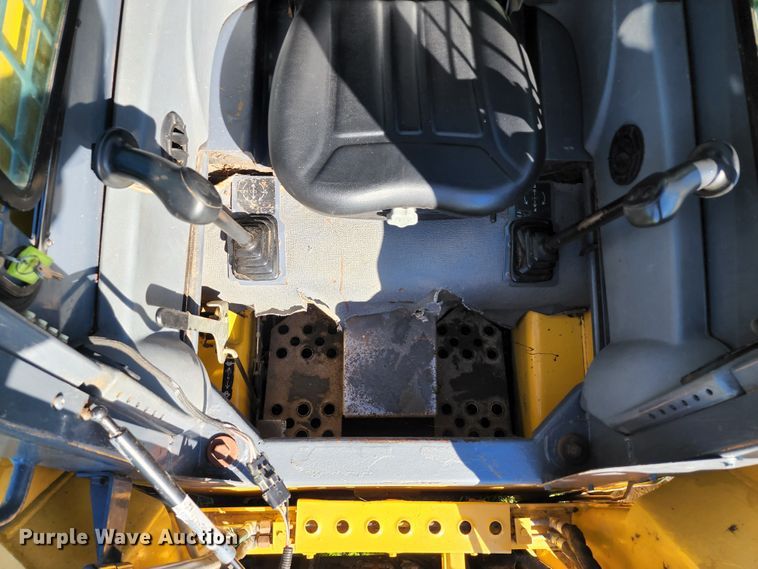 image for item JB9078 2007 Gehl 5640E Turbo  skid steer loader