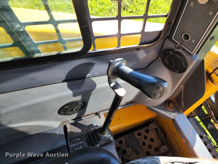 image for item JB9078 2007 Gehl 5640E Turbo  skid steer loader