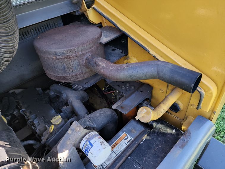 image for item JB9078 2007 Gehl 5640E Turbo  skid steer loader