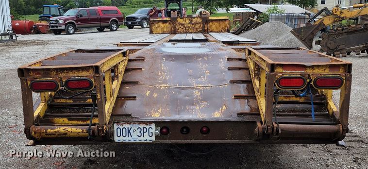 image for item JB9088 1978 Vulcan  drop deck equipment trailer