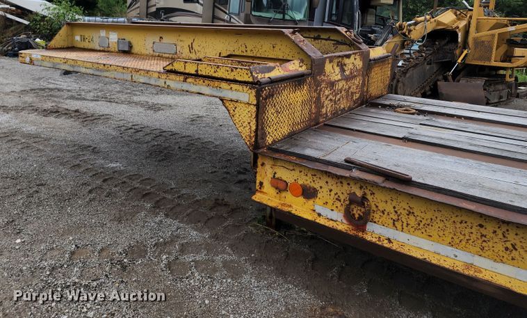 image for item JB9088 1978 Vulcan  drop deck equipment trailer