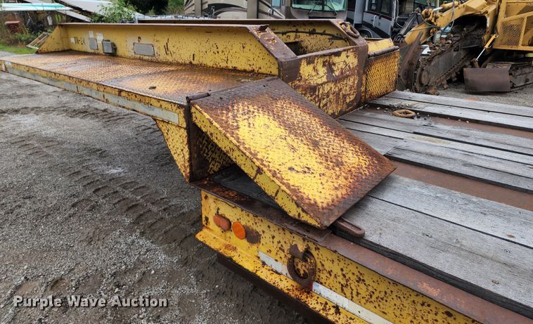 image for item JB9088 1978 Vulcan  drop deck equipment trailer