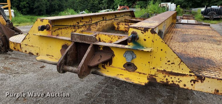 image for item JB9088 1978 Vulcan  drop deck equipment trailer