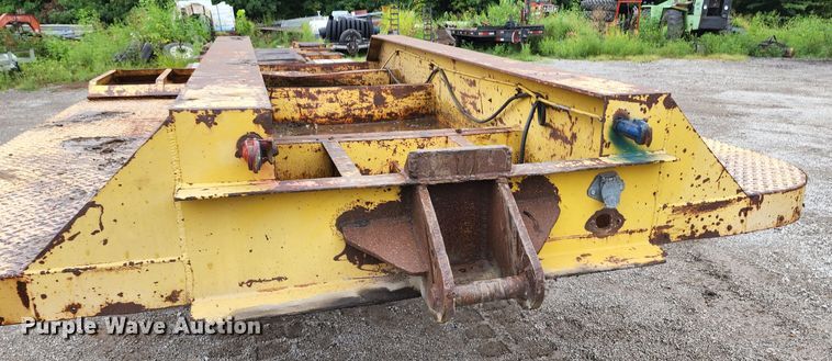image for item JB9088 1978 Vulcan  drop deck equipment trailer