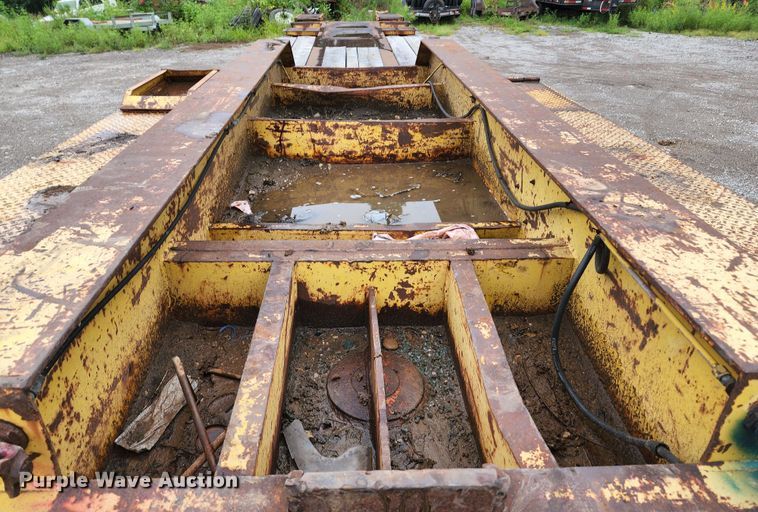 image for item JB9088 1978 Vulcan  drop deck equipment trailer