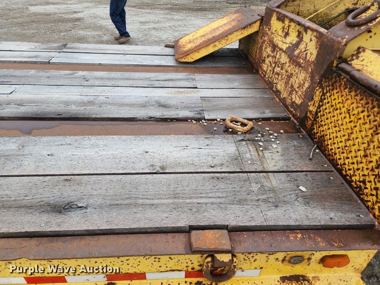 image for item JB9088 1978 Vulcan  drop deck equipment trailer