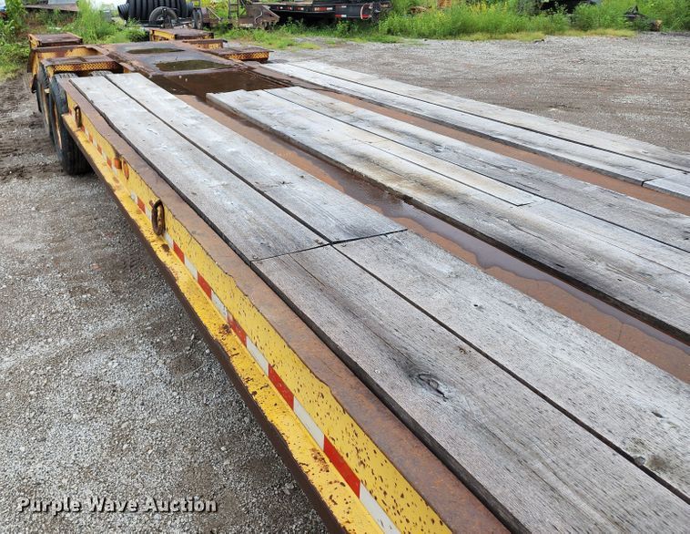 image for item JB9088 1978 Vulcan  drop deck equipment trailer