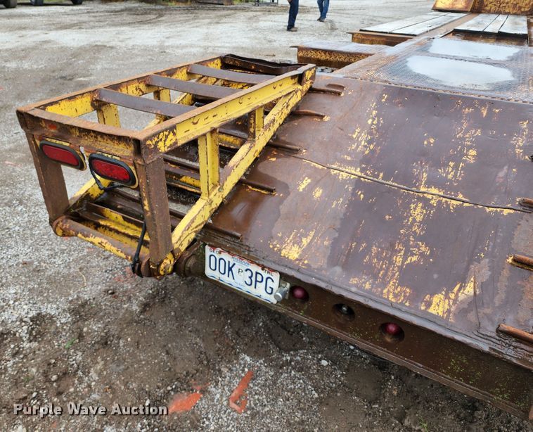 image for item JB9088 1978 Vulcan  drop deck equipment trailer