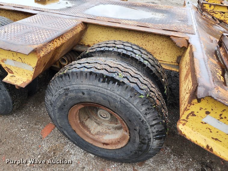 image for item JB9088 1978 Vulcan  drop deck equipment trailer