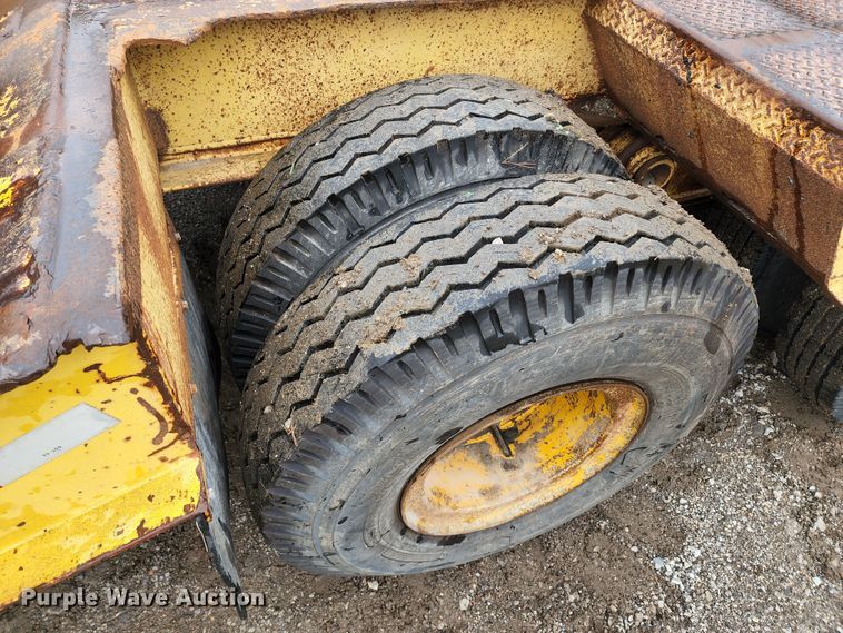 image for item JB9088 1978 Vulcan  drop deck equipment trailer