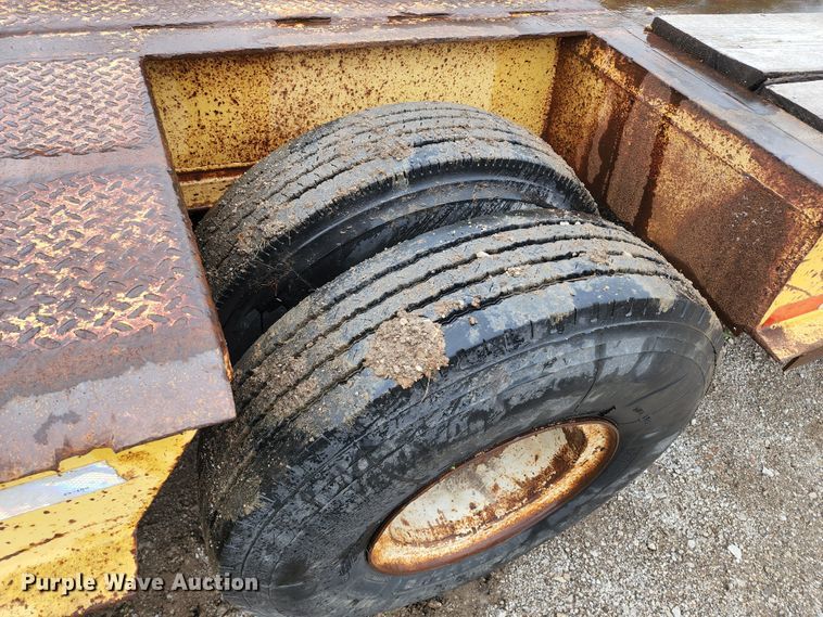 image for item JB9088 1978 Vulcan  drop deck equipment trailer