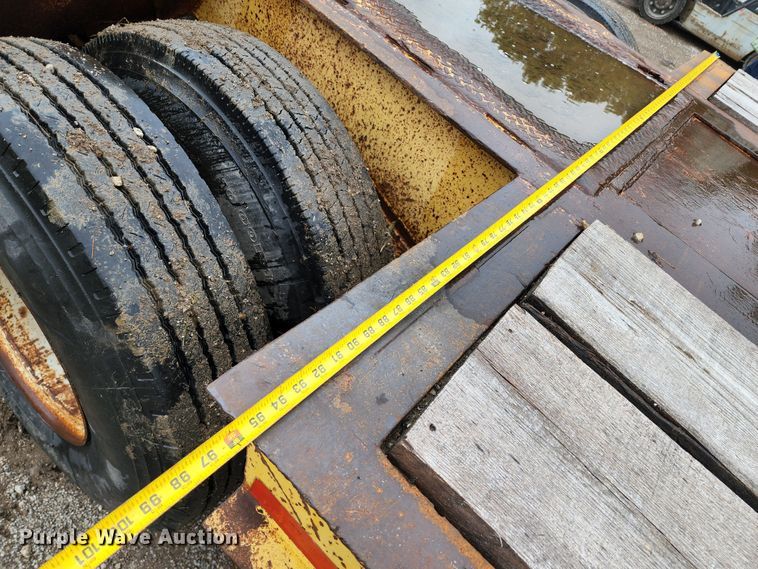 image for item JB9088 1978 Vulcan  drop deck equipment trailer