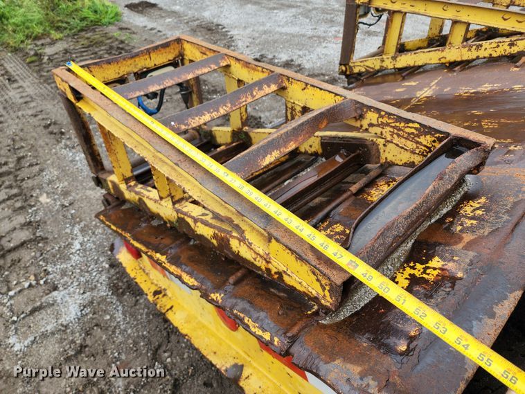 image for item JB9088 1978 Vulcan  drop deck equipment trailer