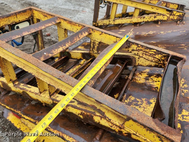 image for item JB9088 1978 Vulcan  drop deck equipment trailer