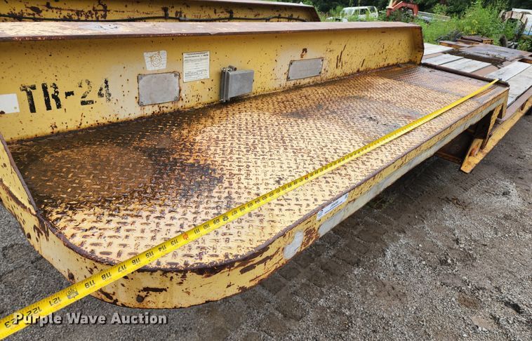 image for item JB9088 1978 Vulcan  drop deck equipment trailer