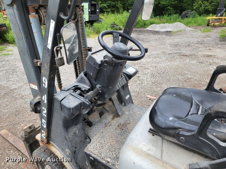 image for item JB9089 Nissan 60  forklift