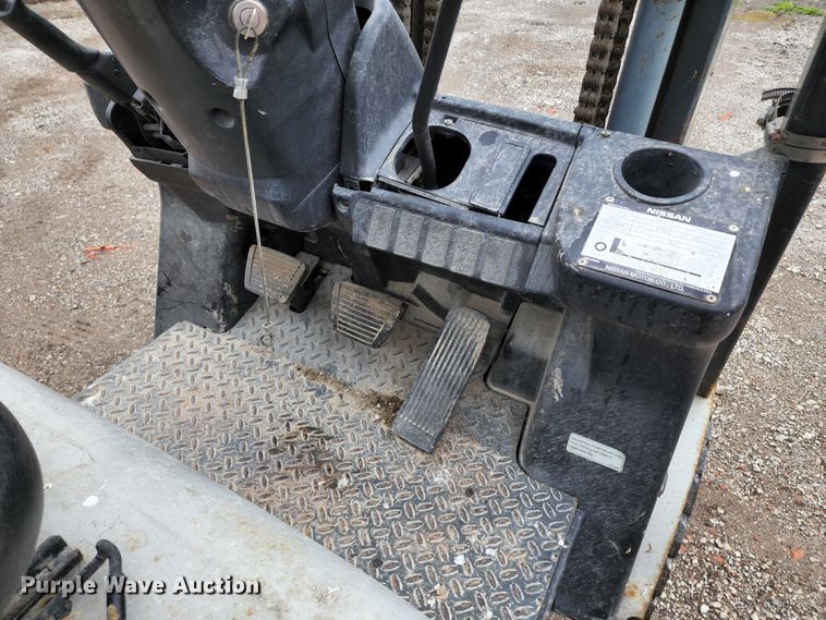 image for item JB9089 Nissan 60  forklift