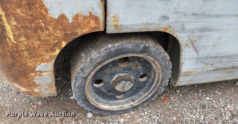 image for item JB9089 Nissan 60  forklift