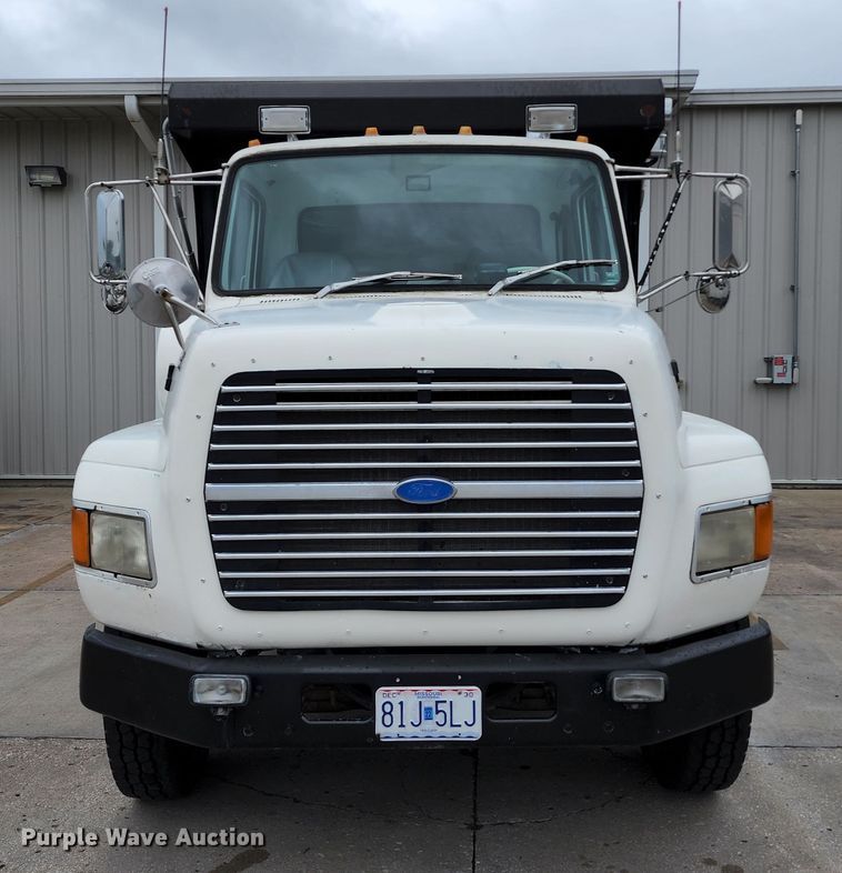 image for item JB9091 1993 Ford L9000  dump truck