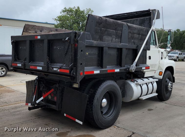 image for item JB9091 1993 Ford L9000  dump truck