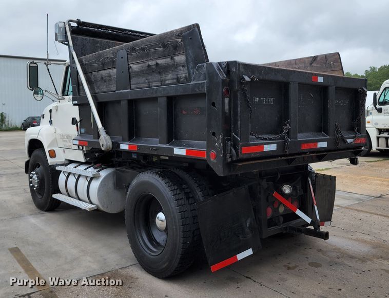 image for item JB9091 1993 Ford L9000  dump truck