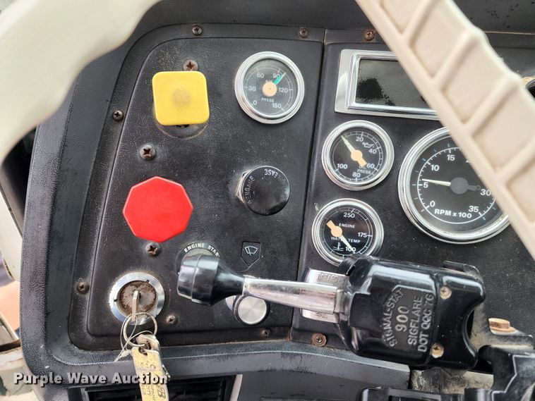 image for item JB9091 1993 Ford L9000  dump truck