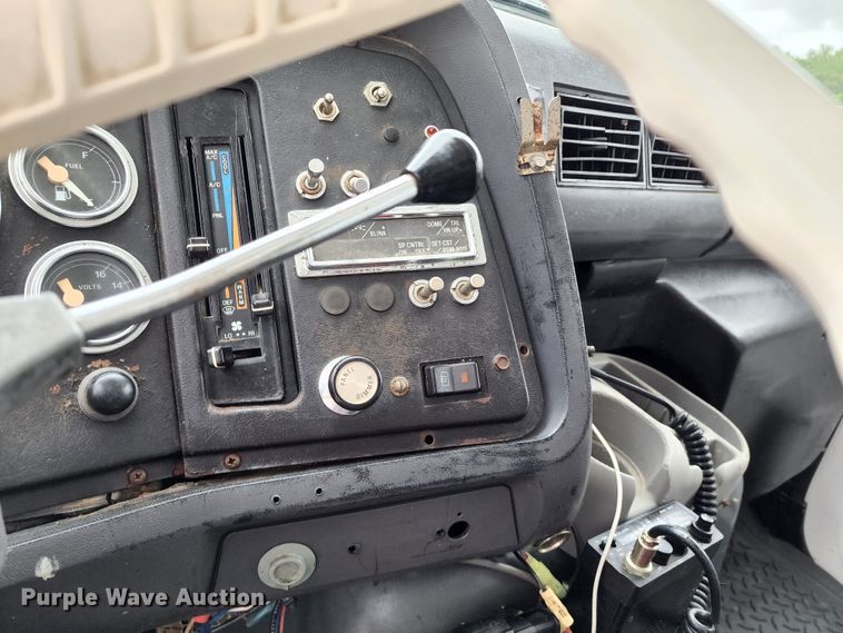 image for item JB9091 1993 Ford L9000  dump truck