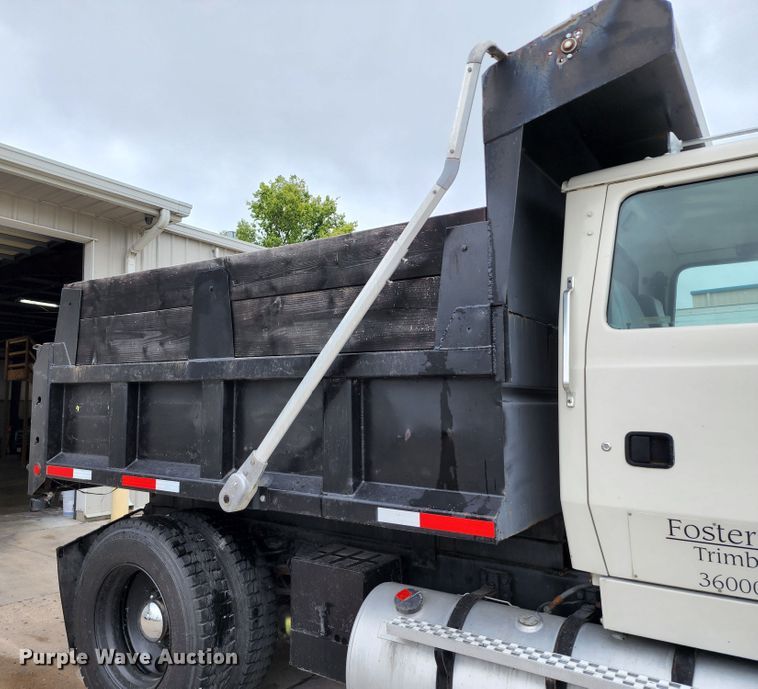 image for item JB9091 1993 Ford L9000  dump truck