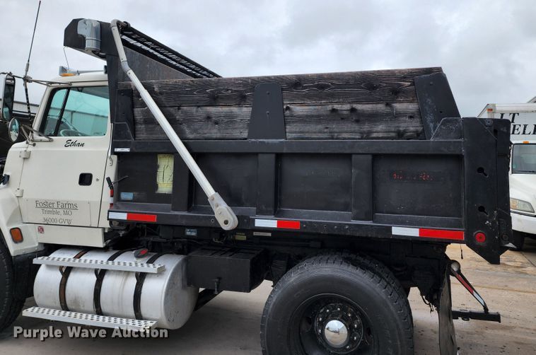 image for item JB9091 1993 Ford L9000  dump truck