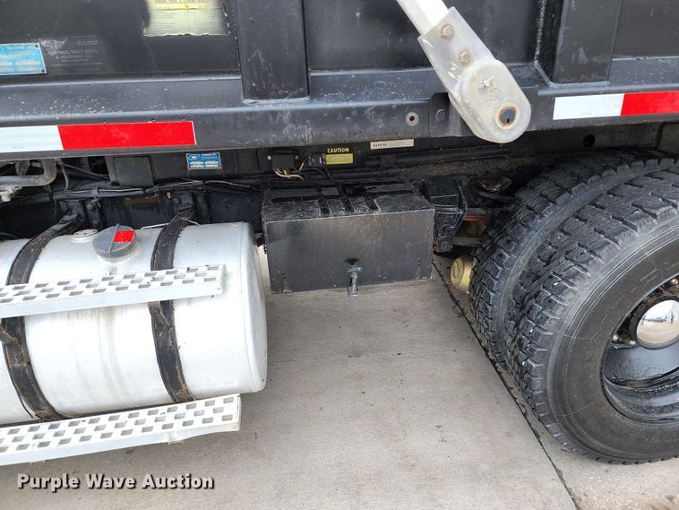 image for item JB9091 1993 Ford L9000  dump truck